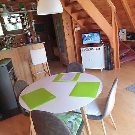 Villa Nurdachhaus Mit Kaminofen Und Grossem Grundstueck à Faßberg Extérieur photo